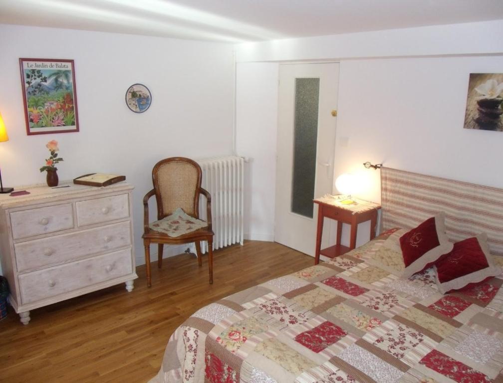 Le Grand Jardin Bed & Breakfast Бон Стая снимка